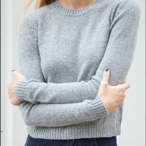 Brandy Melville gracy sweater